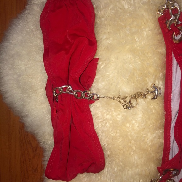 Bikini - Picture 2 of 3